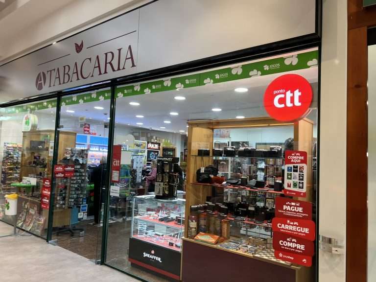 Loja A Tabacaria no Aveiro Center com Ponto CTT